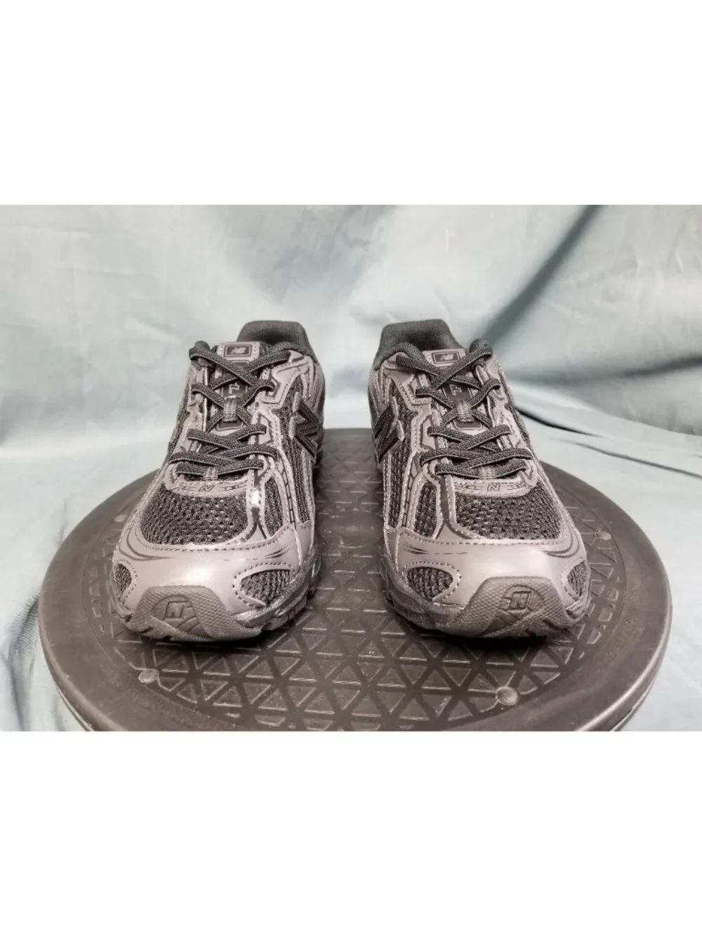 New Balance 740 Bungee Lace Sneakers Black Grey PZ740BO Kids Size 1 NEW NO BOX!